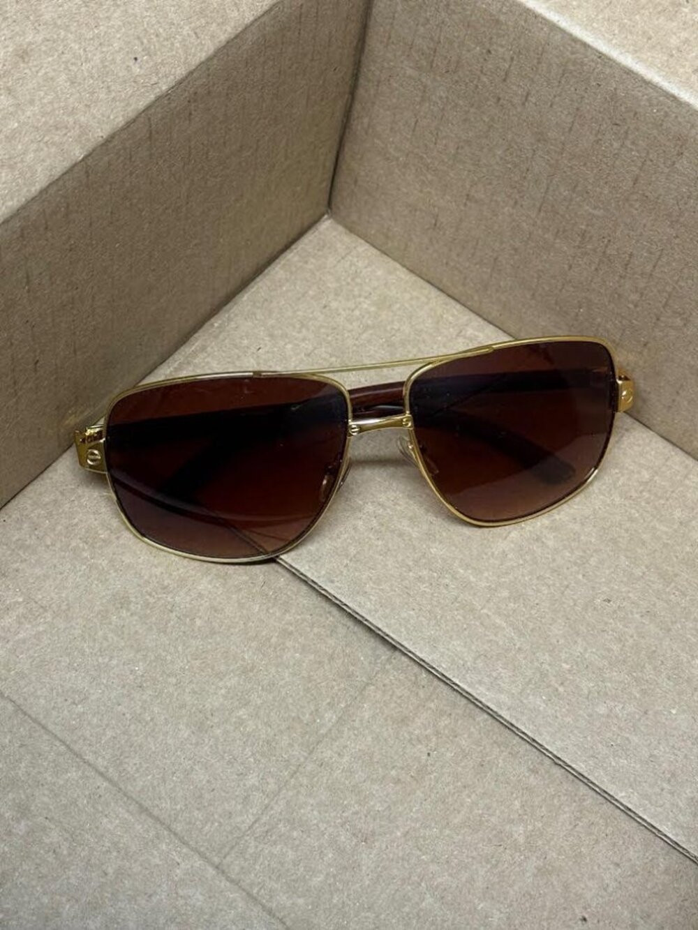 Vintage-Style Metal Navigator Sunglasses (Mint)